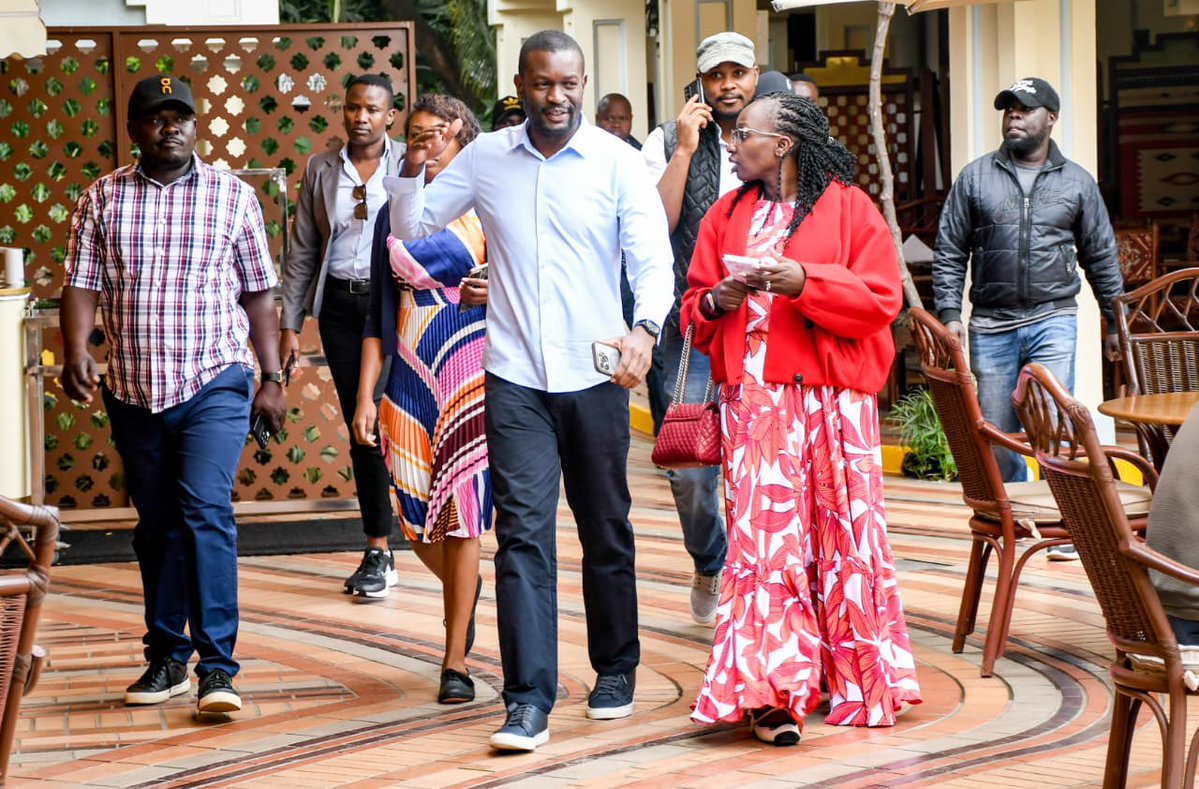 LindaMwananchi_'s tweet photo. Story za hapa na pale kabla twende maombi 😁 https://t.co/rUQG0PedgQ