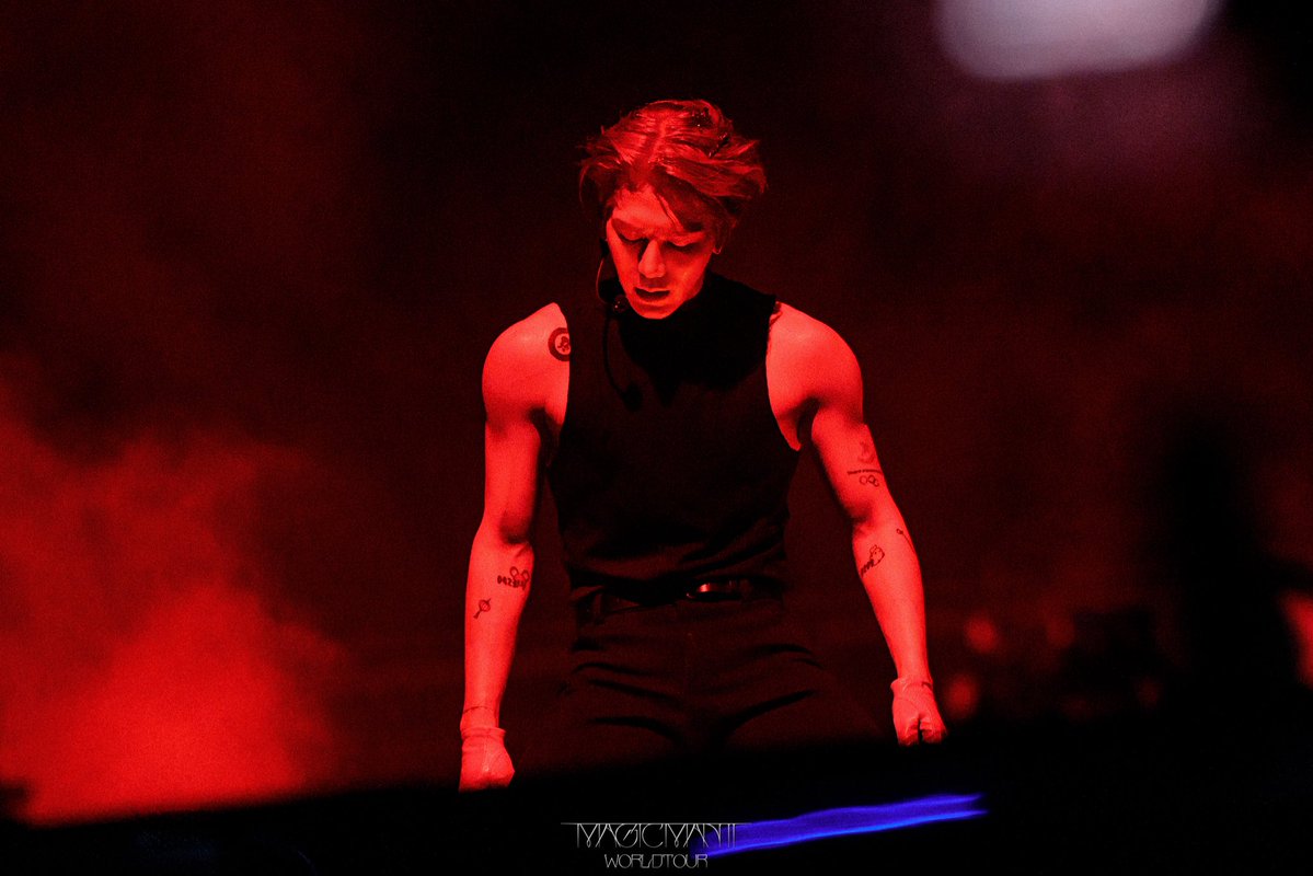 teamwangofcl's tweet photo. MAGICMAN 2 WORLD TOUR 2025–2027 
Beijing Day1

@JacksonWang852 

Back home again, and so happy to see you all!

We felt Beijing’s energy last night! So happy to kick off this new leg of the tour here.

Hope everyone can let go, be themselves, and enjoy every moment of the show. https://t.co/O9tq0CfdFb