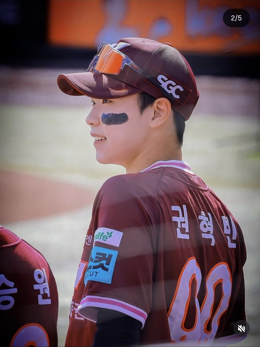 hbisbbittaktree's tweet photo. 말너무이쁘게하고마지막사진졸라웃겨...타래봐바 https://t.co/TVQLcHbkn4