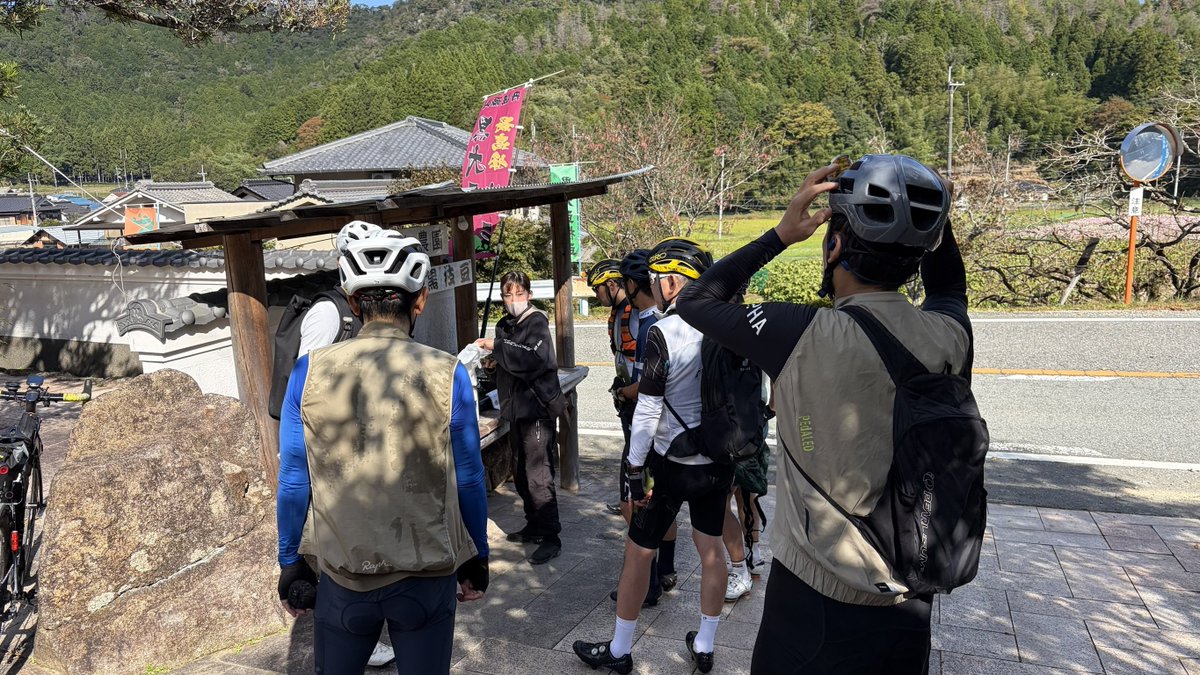 hetaranger_002's tweet photo. 黒枝豆サイクリング１回目が終了！
おつかいの分合わせて3.6kgゲットした✌

今年はあと2回買い付けに行く https://t.co/Z0SkZzW14x