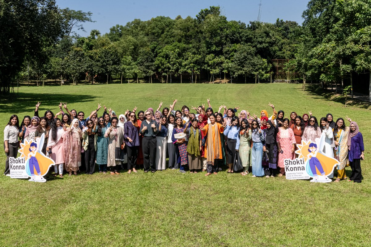 shoktikonna's tweet photo. ⚡ Bangladesh’s energy transition needs new voices. At the Shoktikonna bootcamp, young women learn from clean energy experts, reflect, and build a community to lead it 🌱
https://t.co/YfjT8WWrf5

Cohort 4 is open. Apply by 05 Nov 👉https://t.co/X6EfzK3LKE

#Shoktikonna #GreenJobs https://t.co/RNxO1qnNoA