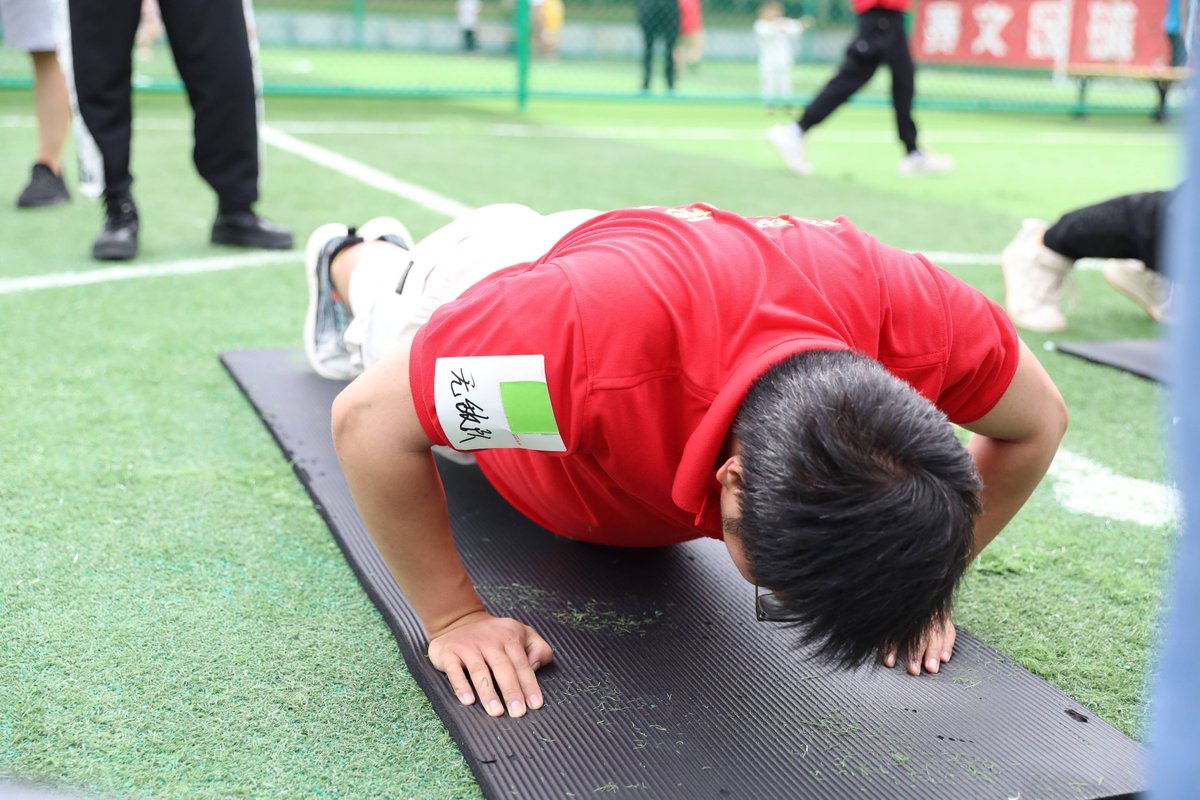 lifessayreaserc's tweet photo. 「今日腕を拼谇膊（ひんすいぼく？）するつもりだったのに、忙しくてできなかった…」 https://t.co/ty82rhVhsW