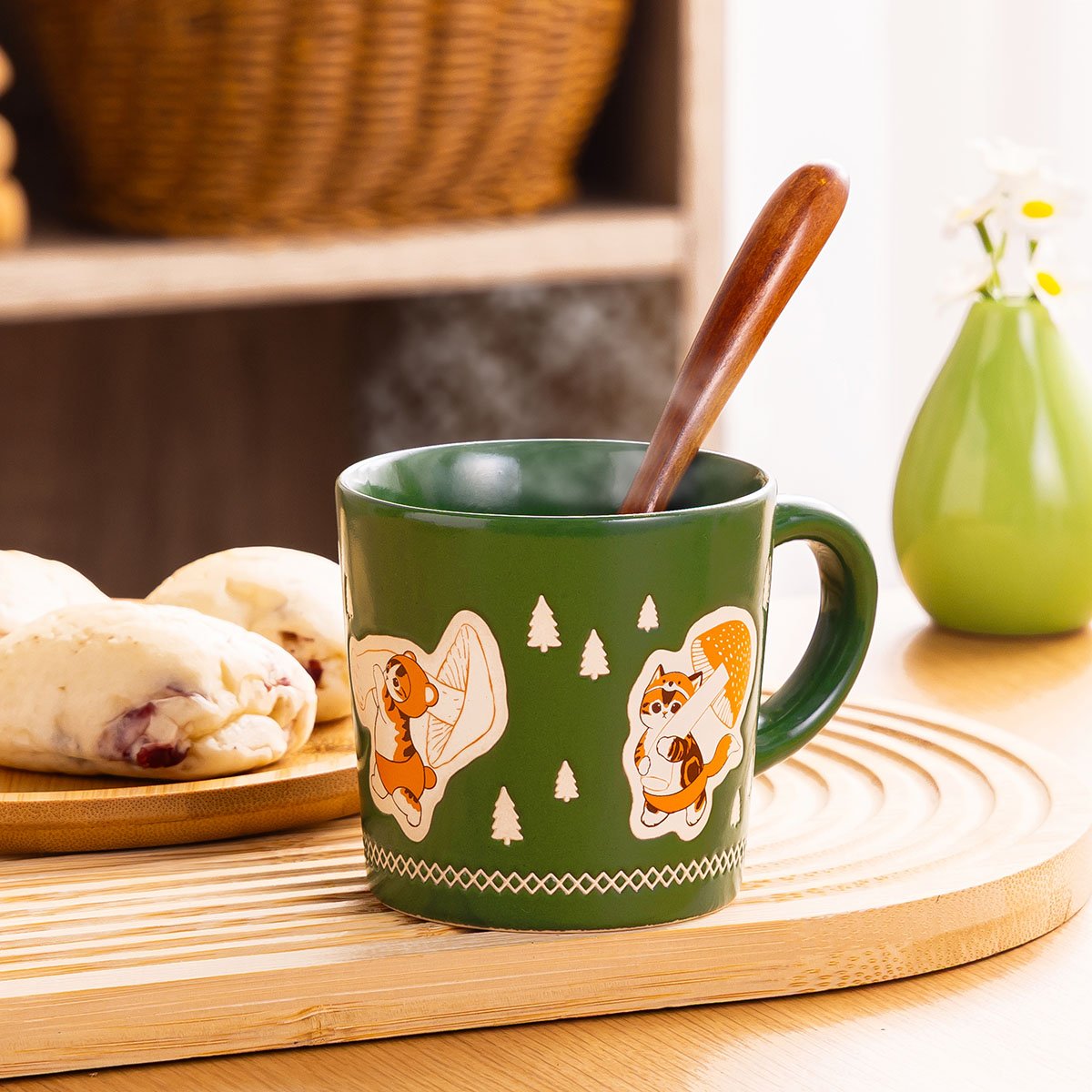mofusand_market's tweet photo. 🌲新商品🪵

 𝗺𝗼𝗳𝘂𝘀𝗮𝗻𝗱 WOODLANDS
『撥水マグカップ』
3,080円(税込)

森のにゃんこが ぐるっと一周🦊🍄
深みのあるグリーンがかわいい
マグカップ☕️

あったかドリンクで
ほっとひと息つこう♪

#もふもふマーケット にて
10/23(金)11時販売開始🛒

#mofusand #モフサンド https://t.co/UJKNudk1BJ