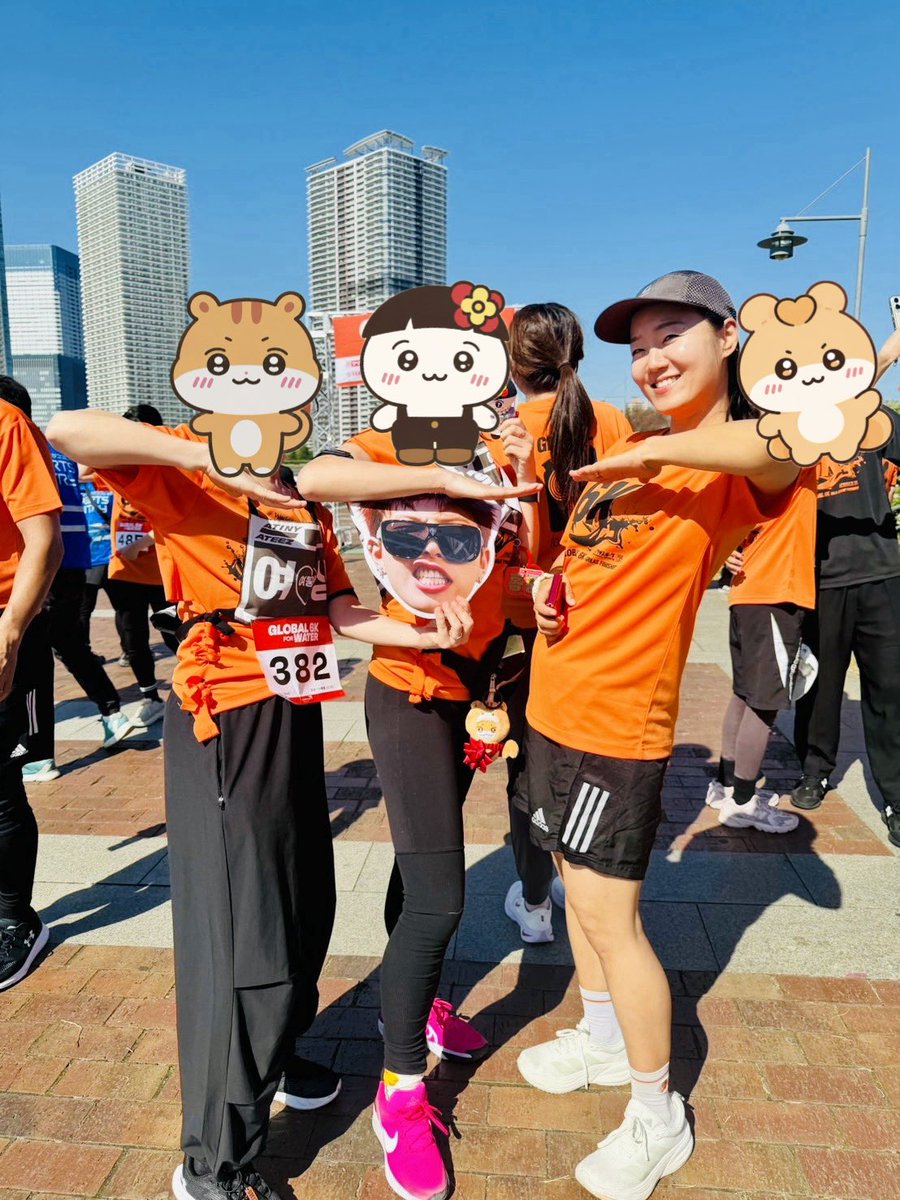 api4mama's tweet photo. 【HON活】#ATEEZ 

1人で走った14回のrunningは
6k 8分30秒ペースだったのに
本日、6分50秒ペースで6k走った😂

汗だくゴールで酷い顔だったのに
@WorldVisionIPG の方たちに
声掛けられ，HONGJOONG愛を語っていたら、チングになれました🫶
国を超えて笑い合えるって最高✨

もちろん，日本のアンバサダーの
#鈴木啓太　さんともBAD‼︎‼︎

#global6K 
#HONGJOONG6k 
@WorldVisionJPN