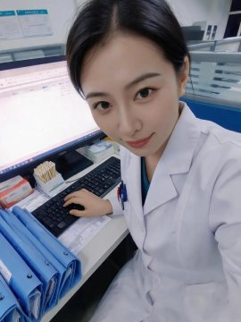 laubandida98's tweet photo. 90后体制内女医生。

有人会喜欢女医生吗？        

已婚已育介意勿扰！        

第一次翻墙交个朋友！是本人！ https://t.co/IugRGoDSRM