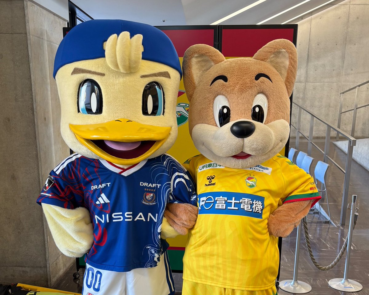 marinosuke_yfm5's tweet photo. 🐥 #マリノスケのお出かけ2026 🧢

昨日はみんなでフクアリに
遊びに行ったよぉぉぉ💨💨💨

今回は #マリノス君 も
一緒にお出かけできて
うれしかったなぁぁぁ😌🎵

#ジェフィ #ユニティ #みなちゃん との
思い出もたくさんできて
楽しい1日だったぁぁぁ☺️✨✨✨

🔴⚪️🔵

#fmarinos
#jefunited https://t.co/8ZyLPiGtft