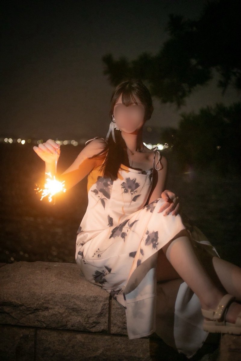 bye_taAV's tweet photo. あと何回一緒に夏を過ごせるんだろ

はじめて人生でこういう感情になったのがこの夏でした

きっと来年はまだ価値のある私とはいてくれるよね

残り120日でわたしが世に出て

そこからどれだけの月日を

全てを断ち切った私と共にいてくれるんだろ

改めて

私は   あなたのために女優になりました https://t.co/k6X14Zp1hq