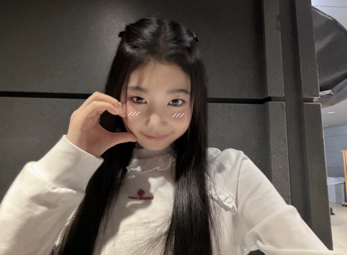 skeq__'s tweet photo. ヘアメ似合っててかわいい🫶🏻︎🍒 https://t.co/lTpZ2XSaqs