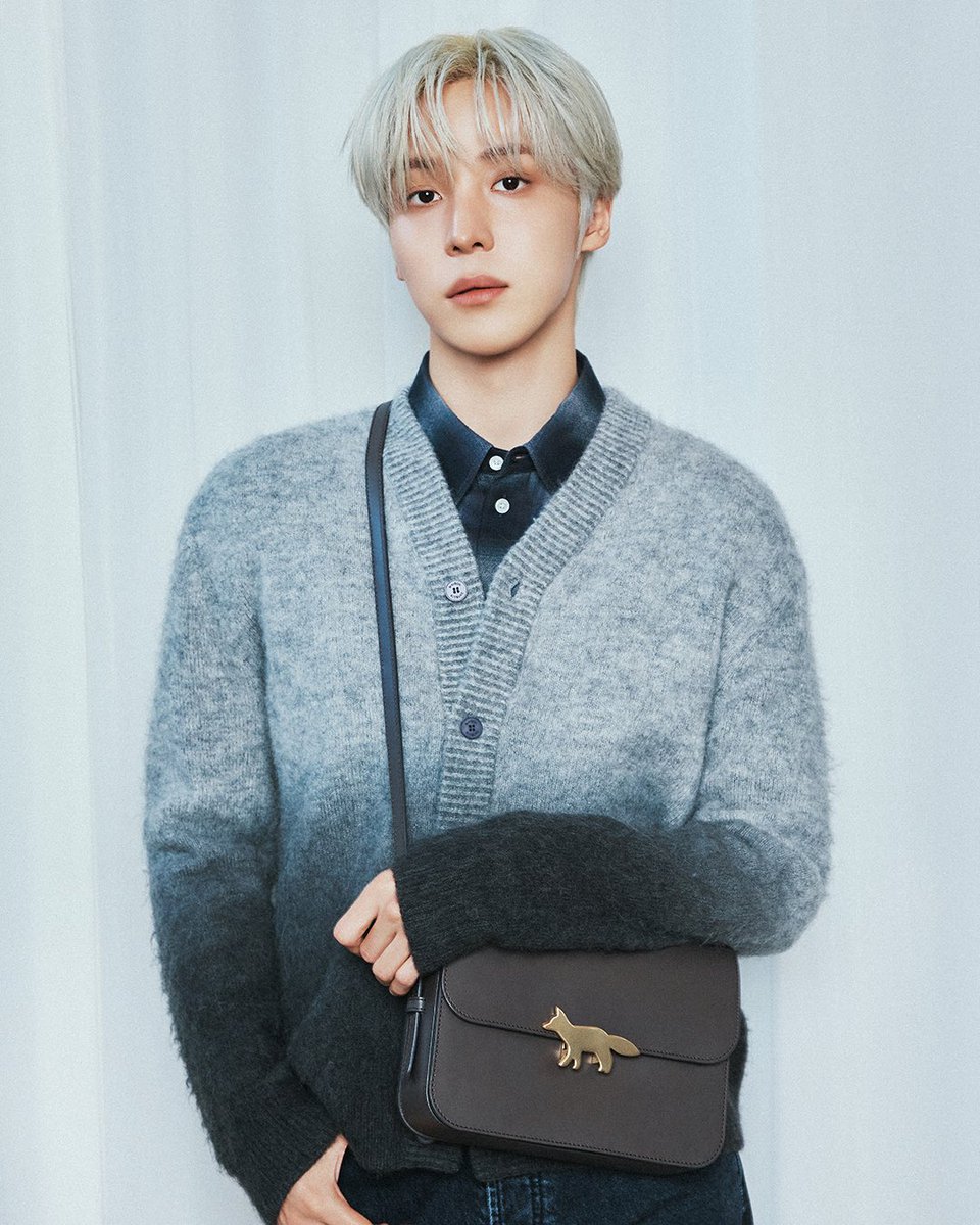 1024updates's tweet photo. [📷] The Edie Bag, as styled by ATEEZ’s Yunho for Maison Kitsuné

#ATEEZ #에이티즈 #YUNHO https://t.co/WIfnINtIiM