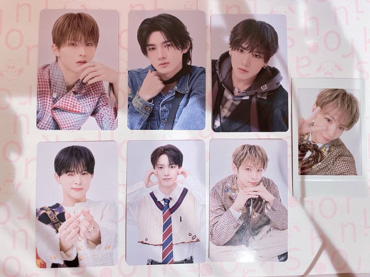 ur1vpv5's tweet photo. これもあるので、手渡しのみですけど欲しいのある方いたらぜひー♡にこらすくん（なんでも）と交換でお願いしますᴗ  ̫ ᴗ https://t.co/S8WaprlV6P