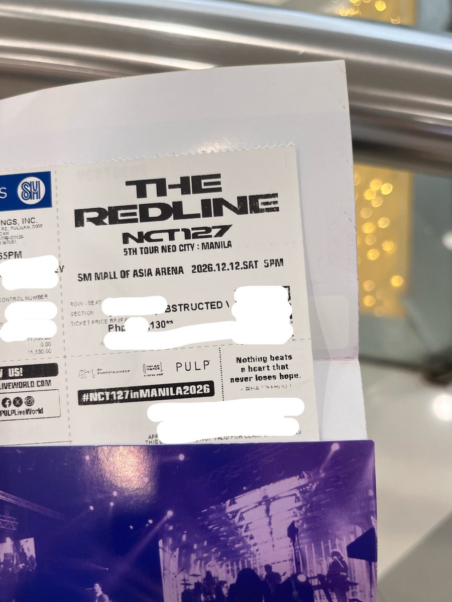 mahaezu's tweet photo. nothing beats the heart that never loses hope 💚🙏🏻 

thankyou po sa buhay mo atee na nagbenta sakin ng tix 💗 iiyak na sana ako kasi pang 3 lang ako sa pila pero ako yung walang nakuha na ticket HAHAHAAH ok eto na SEE U ILICHIL 😜

#RedLineInManila https://t.co/Dtx0iLCeD4