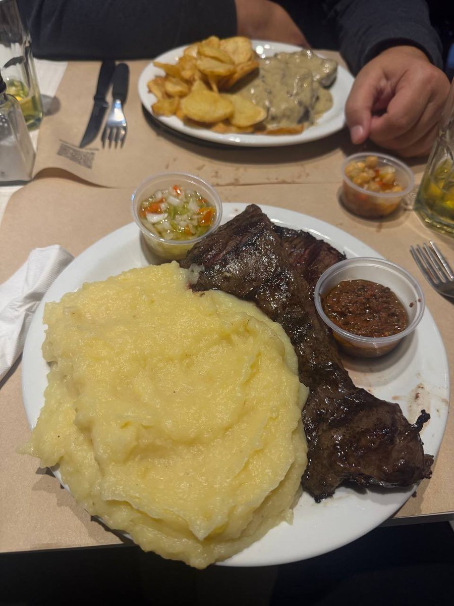 Pattyice's tweet photo. Omg just had the best damn steak of my life https://t.co/U5SkaRSU7T