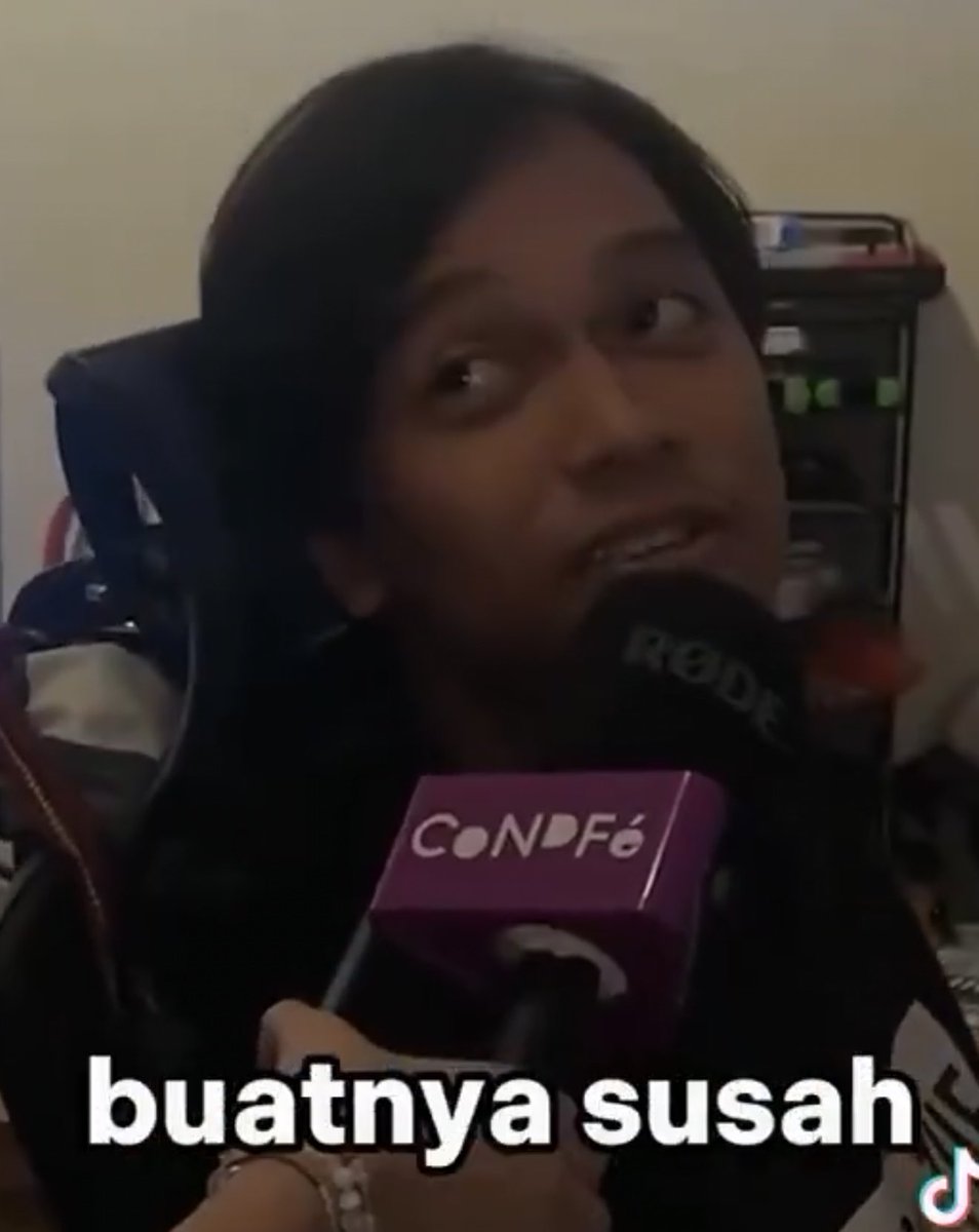 itsbiiwen's tweet photo. Buatnya susah? Lu cuma maju-mundurin naik-turunin kontol doang sial, crot, kelar, udah! Yang hamil nahan mual, perubahan hormon, badan pegel semua, tidur susah, beraktivitas susah, risiko kematian saat melahirkan, semua ditanggung perempuan, blog!!! Muke lu kek trenggiling! https://t.co/NgzQqJdTzA