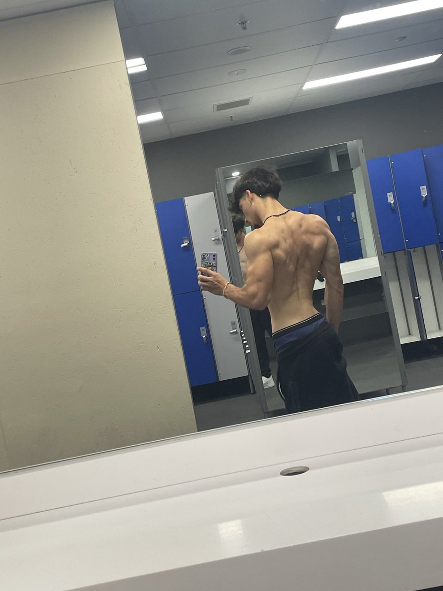 itzangelo223's tweet photo. dms open ;) #bwc #viral #nsfw https://t.co/HxeyO0Cify