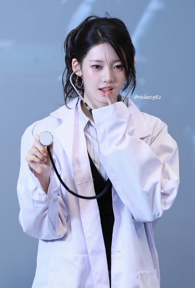 Its_Ashiaa's tweet photo. Imagine, Rora is a Doctor! 
Ma'am, my heart is missing, I think you stole it. https://t.co/yps6zqs1D6