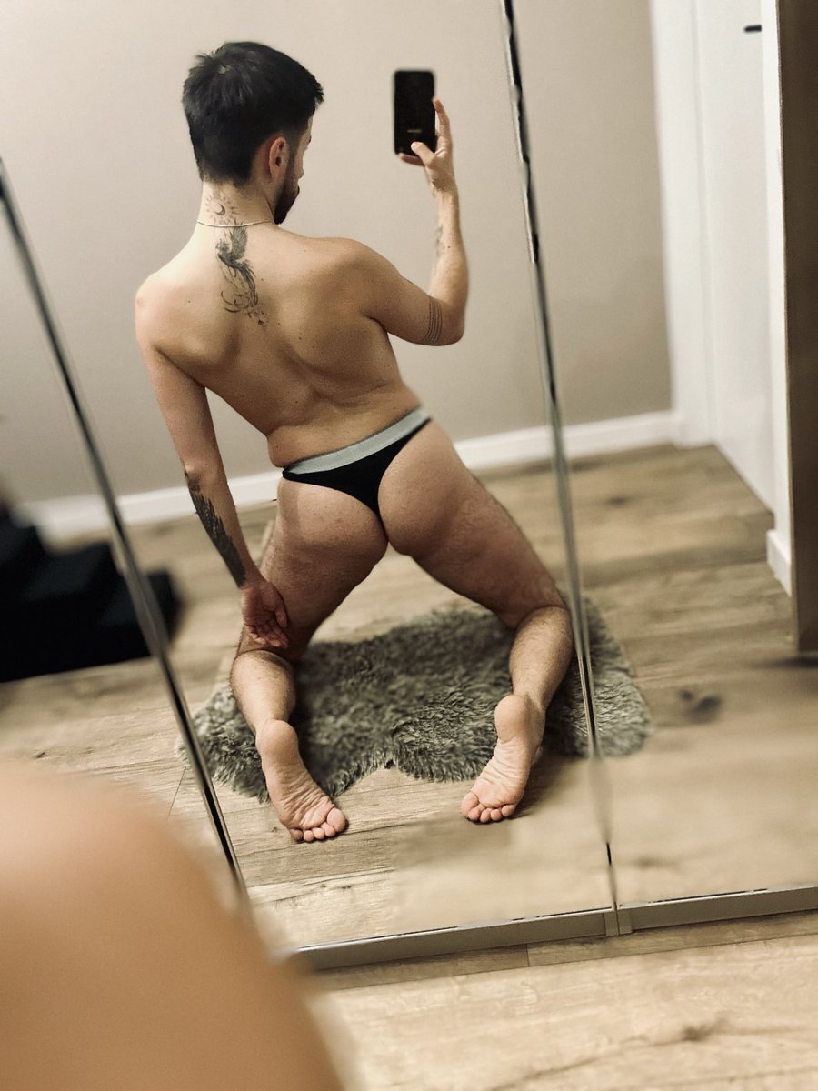 _pan_as_'s tweet photo. 🥵 wataaa
#hotass #bubblebutt #gay #gaypoland #polishgay #gej #polskigej #bottom #feet #tattoo https://t.co/qZetDMFs5J