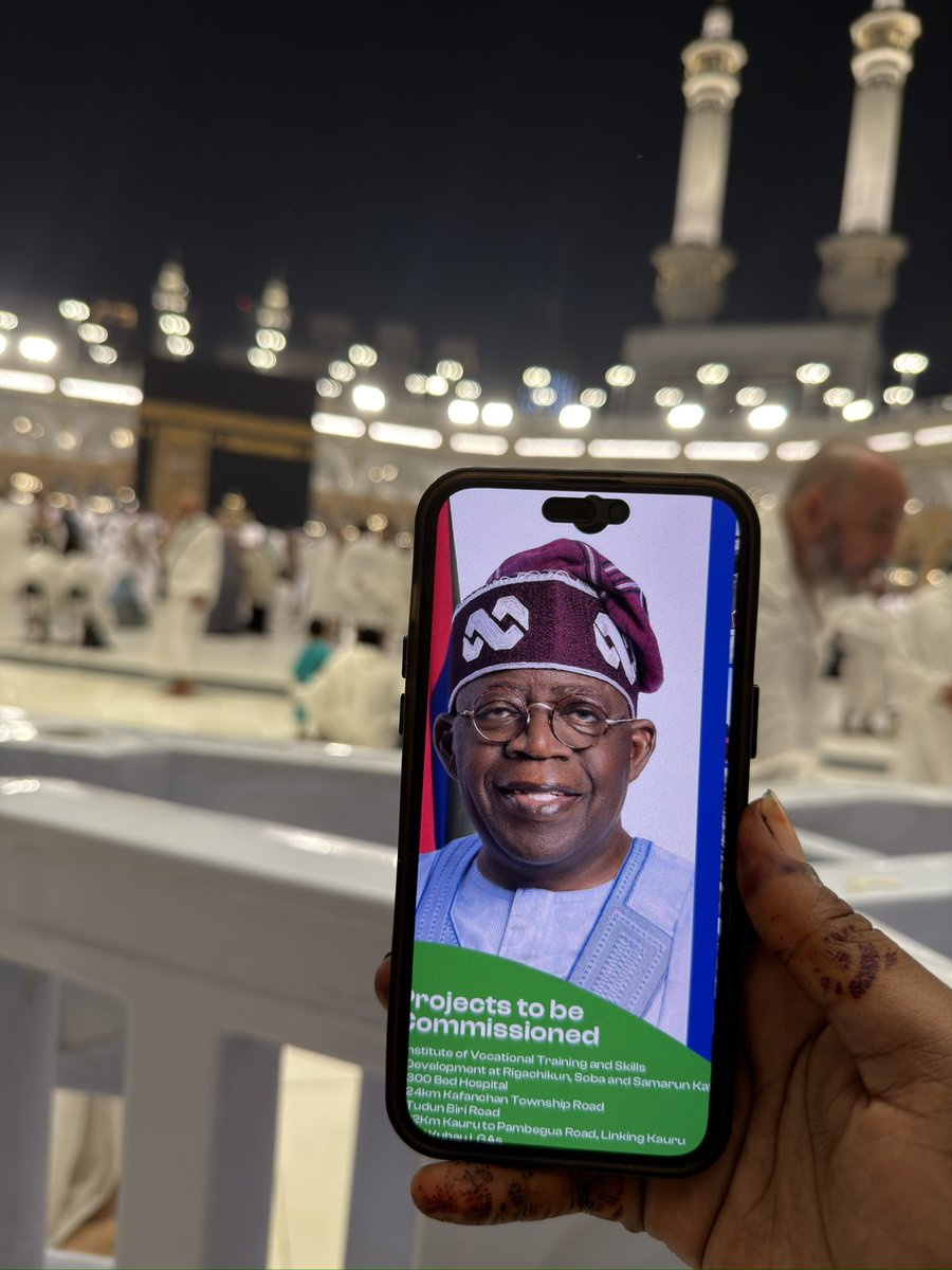 _hafsat_paki's tweet photo. Ya Allah ga asiwajunka
Allah ka bashi ikon kawo ci gaba da zaman lafiya a Nigeria baki daya 🙏🥺 https://t.co/35W5wH5mz9