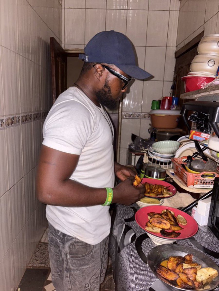 MrFaitth's tweet photo. DON’T WAIT TILL JANUARY!

YOU’RE POOR AS A TENANT, YET YOU’RE SHY TO PROMOTE THE SKILL THAT COULD HELP YOU PAY YOUR RENT?

POST YOUR SERVICES. LET PEOPLE KNOW WHAT YOU DO. YOUR NEXT CLIENT COULD CHANGE YOUR SITUATION. 🤝🏗️

Africa’s No. 1 Civil Engineer and Building Materials Supplier. 💚👷‍♂️🏗️