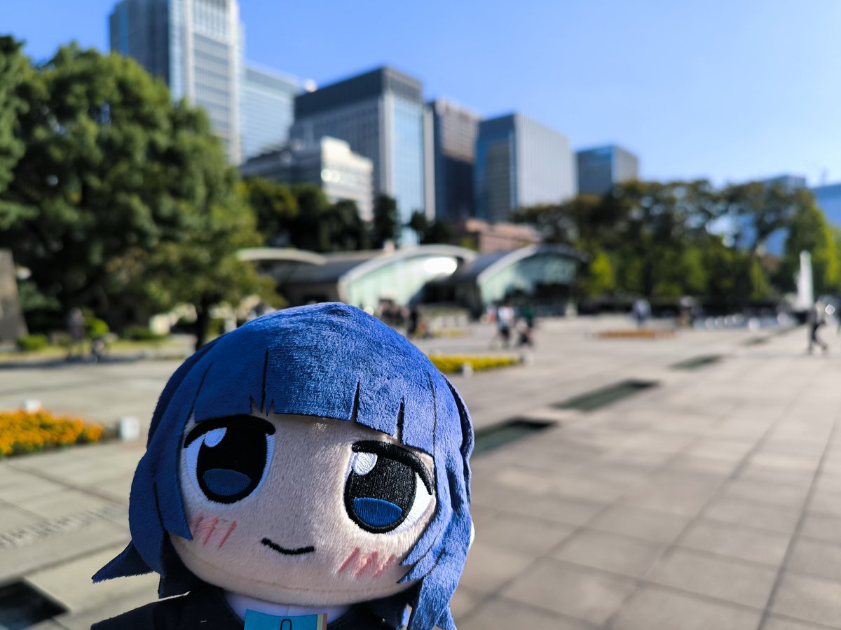 QLdqGVPwBFy6kMJ's tweet photo. 果林さんが最終章でライブする？予定の和田倉噴水公園にきました‼️

👠「今を全力でやり切ってみせる‼️」

果林ちゃんが重力無視してライブできるように頑張ってるw

#くりぱんの居る生活 https://t.co/mkhFFXGDv4