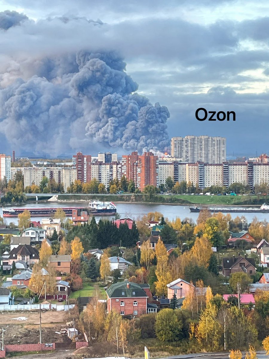 vick55top's tweet photo. The drone attack on St. Petersburg and the Leningrad Region was once again carried out via a flight path through Estonia, as well as parts of Lithuania and Finland.

In an attempt to deflect responsibility, air raid alerts were declared within these countries, citing the "detection of unidentified aerial vehicles."

The drones were guided across NATO territory using the Starlink system. NATO has entered the war.
The consequences will be catastrophic for everyone.