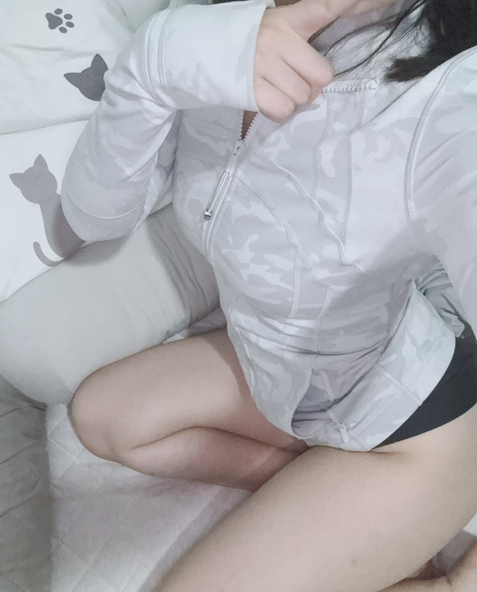 Moonsun0140r's tweet photo. 今天去運動啦～真空上陣٩( ᐛ )و https://t.co/dfFm7EICGw