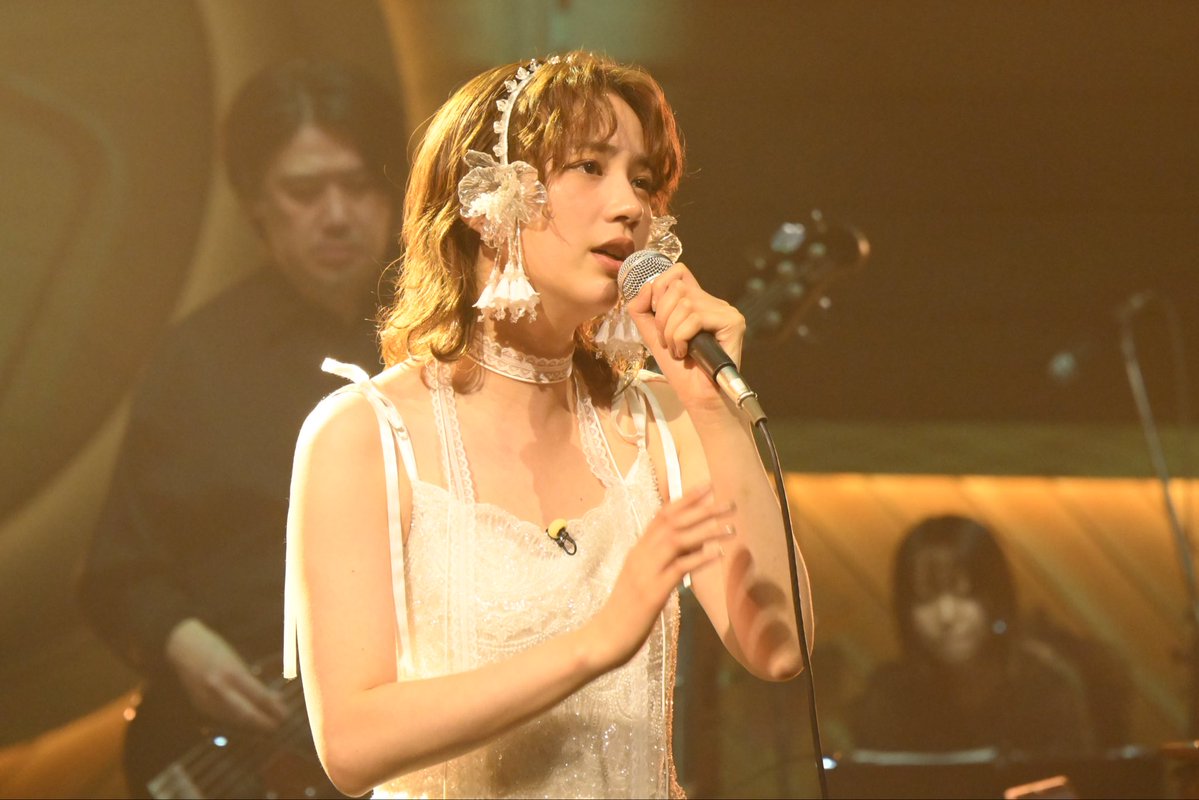 SoundInnS's tweet photo. ／
#SoundInnS
今日よる6時放送📺
＼

ゲストは #のん さん🌹

覚悟と決意が込められた楽曲🎼
♪荒野に立つ を
#冨田恵一 さんのアレンジでお届け🎹

これまでの道のりを振り返りながら
支えてくれた人たちへの思いを語ります😌💕

そして、歌詞の最後に込められた希望とは…✨ https://t.co/w2KcaxjGVy