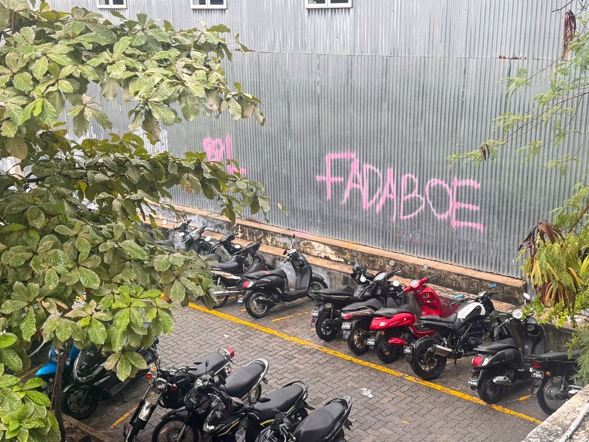 Badruddeen's tweet photo. Can you do something about this! 🥹🥹🥹
Who did this? @MaleCitymv @PoliceMv @HomeMinistrymv #maldives #malecity
📍 https://t.co/IORjRwOUcg https://t.co/lnG2j9mEoo