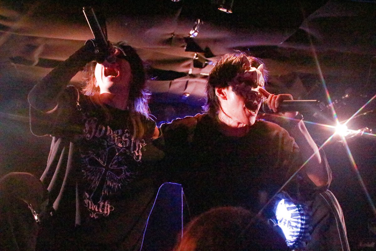 jonnpaaa53's tweet photo. LIVEの写真が届いたのでお裾分け(？)
ダークな雰囲気をめちゃくちゃ活かしてお写真撮って頂いたゾ！
当社比かっこよさ2倍です😤
4枚目は相棒ノキヤ君とカマしたテオ！
最高に楽しかったなぁ……🥳🥳

素敵なお写真撮ってくれたのは
@meteor_saotome https://t.co/8geSENrocO