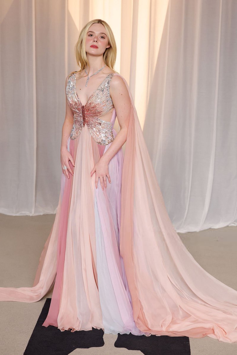 pradapearll's tweet photo. elle fanning wearing custom valentino at the academy museum gala https://t.co/lPekhPYfm6
