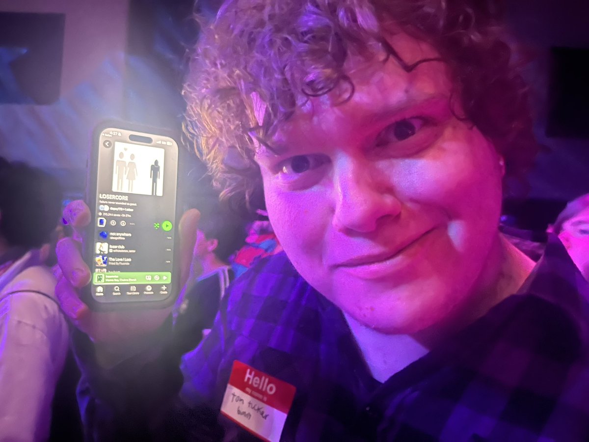 ChazingtonYT's tweet photo. Thank you to everyone that came up to me at NPC, I really liked when CG5 pointed me out in the crowd like that scene from joker, please send me it if anyone has a video of that it’s important https://t.co/SrphwfYOAS