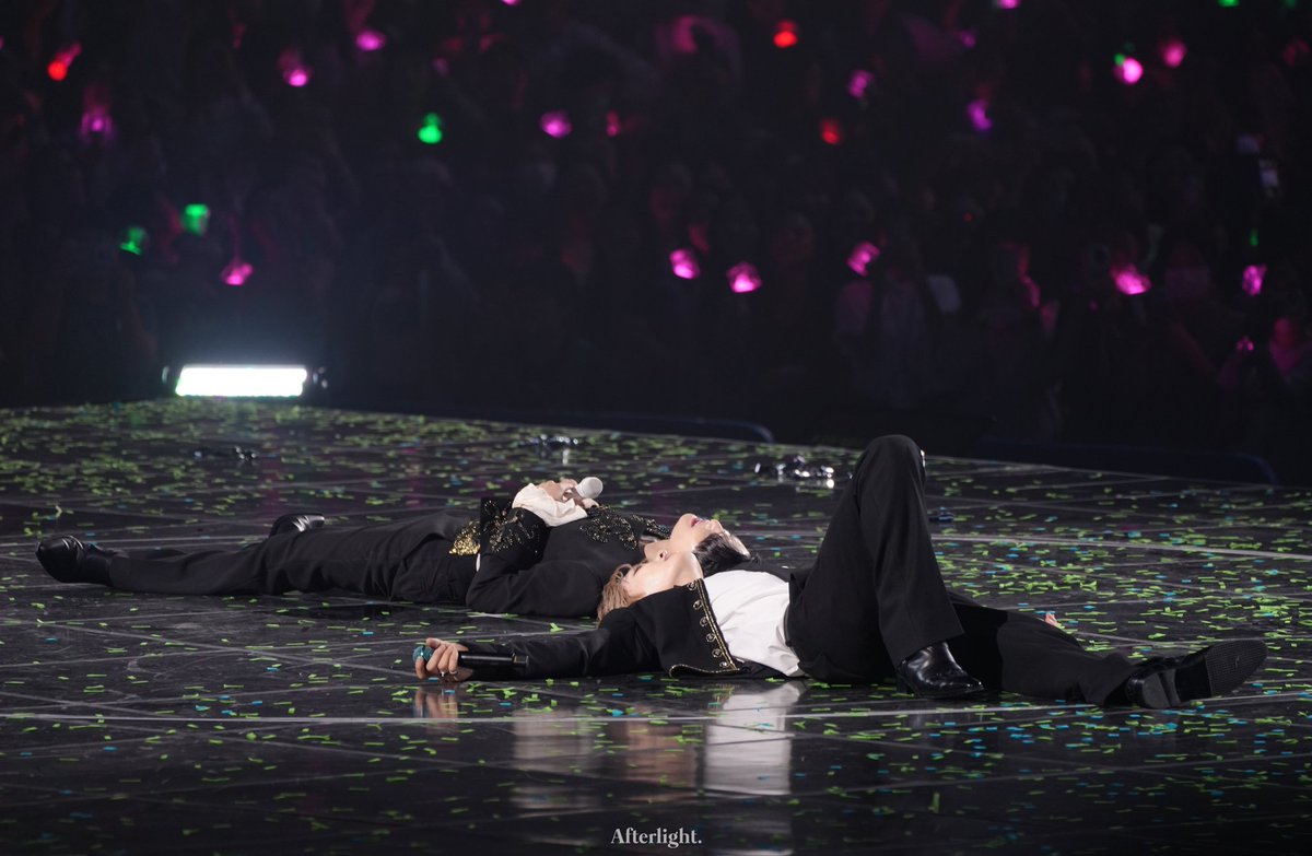 afterlight_jj's tweet photo. 261011 JX <CORE> in Incheon DAY 3
안해 못해 누울래
(이러다가 연주시작하니까 벌떡일어나서 사바디투럽 해주심)
@bornfreeonekiss
#JX_CORE #JX #제이엑스 #XIA #Jaejoong
#김재중 #김준수 #Kimjaejoong #KimJunsu
#ジェジュン #ジュンス #金俊秀 #金在中 https://t.co/KZeXUcPadH