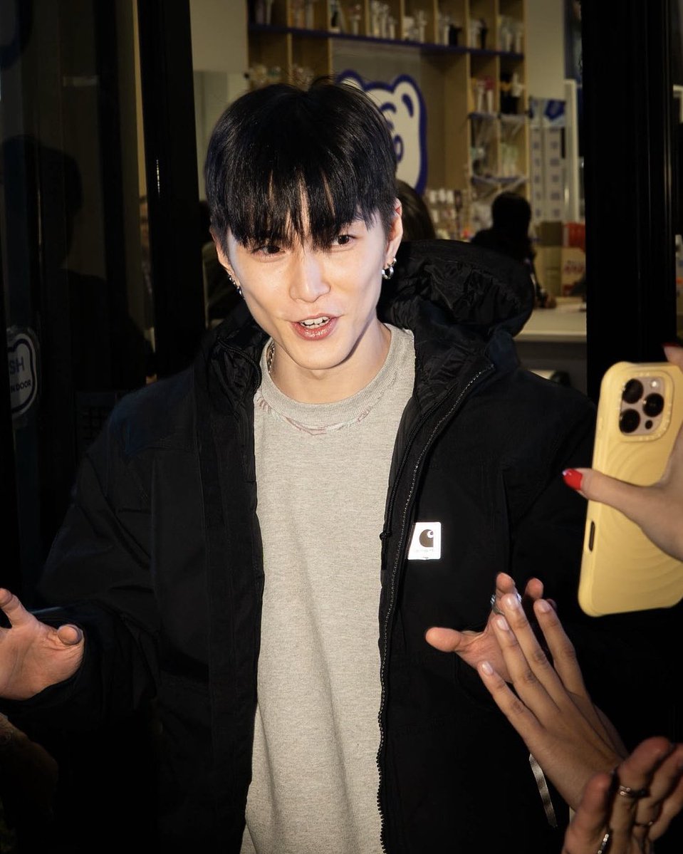 xngsmate's tweet photo. this type of seunghan pic >> https://t.co/uRciz1Pokr