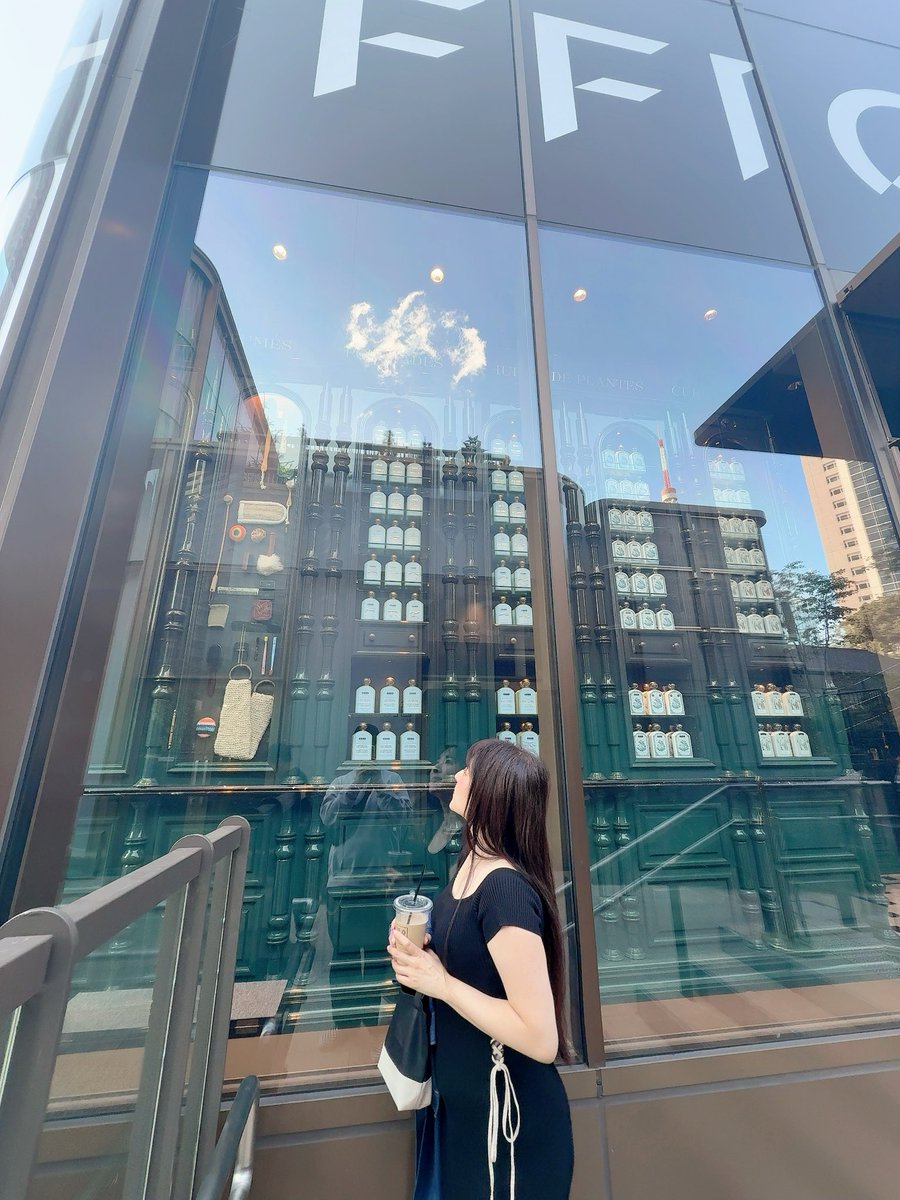 mine_iroha37's tweet photo. ㊗️港区女子、ヒルズ族のデビュー⁉️
いっぱいお写真や動画を撮ってきました🤭
是非、写メ日記も覗いて欲しいな♡？ https://t.co/yqqDKAnbaQ