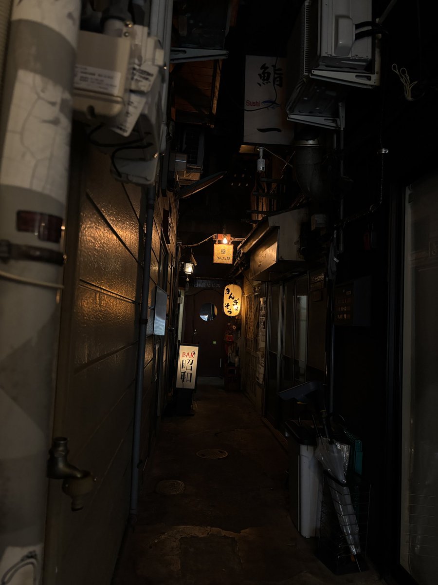 FUZEI_PICTURES's tweet photo. 大阪の千日前から路地に入ると…
#大阪 https://t.co/LeggVwtTmb