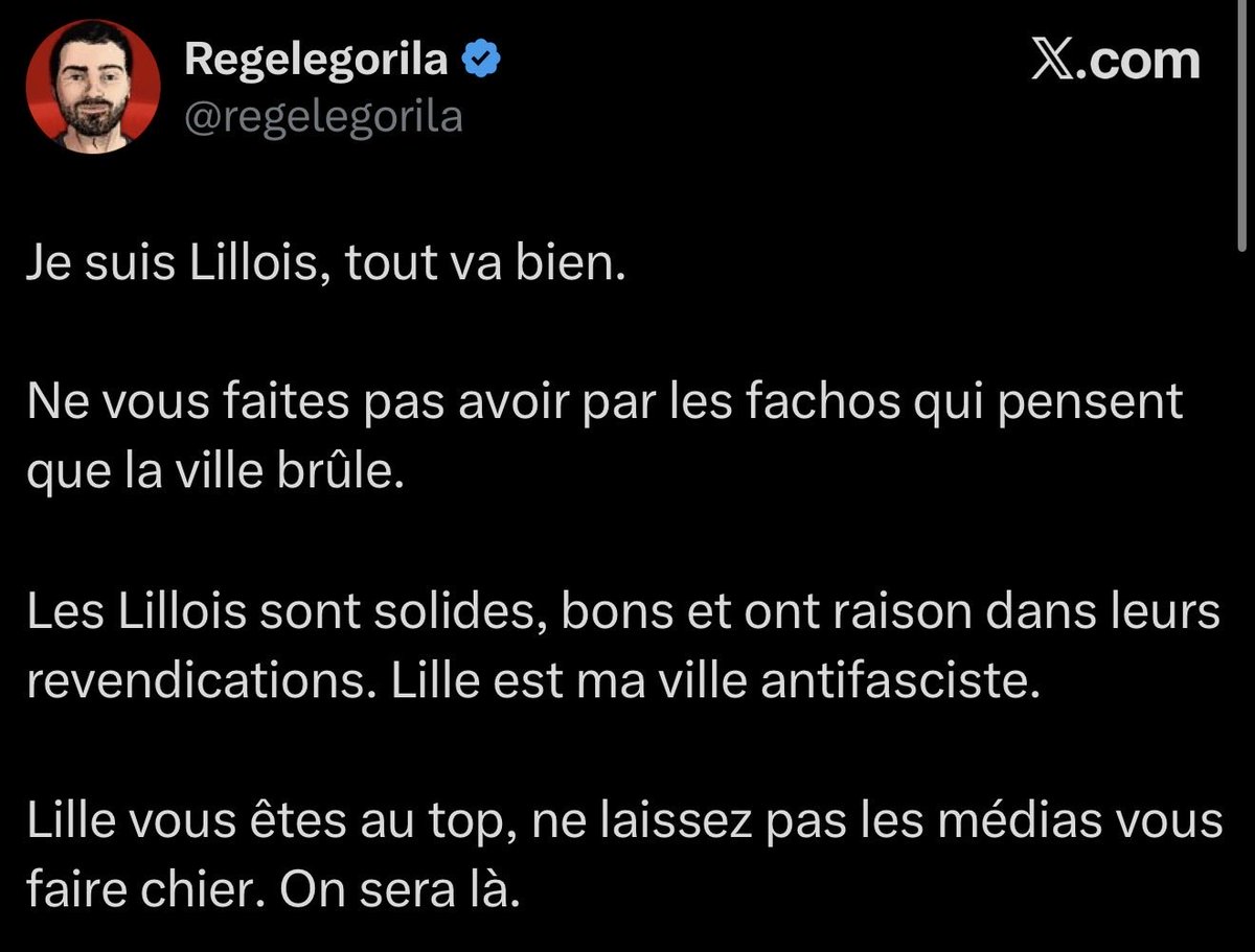 LBleuBlancRouge's tweet photo. La ville est saccagée. 

La rue de Bethune, rue commerçante est complètement souillée. Des commerçants ont TOUT perdu. 

La rue Faidherbe, une des artères principales menant à la gare Lille Flandres a également été dévastée. 

Le cinéma Le Majestic a pris feu. 

Le Mac Donald de la Grande Place a pris feu, enflammant tout le bâtiment et les habitations autour. 

La mairie a été envahie et souillée. 

Faut vraiment être une ordure de la pire espèce pour poster ça. Je n’ai plus les mots. Mais rien d’étonnant venant de lui. Ce mec est un troll d’extrême-gauche. Tout ce qui est arrivé hier le rend tellement heureux. 

#17Octobre