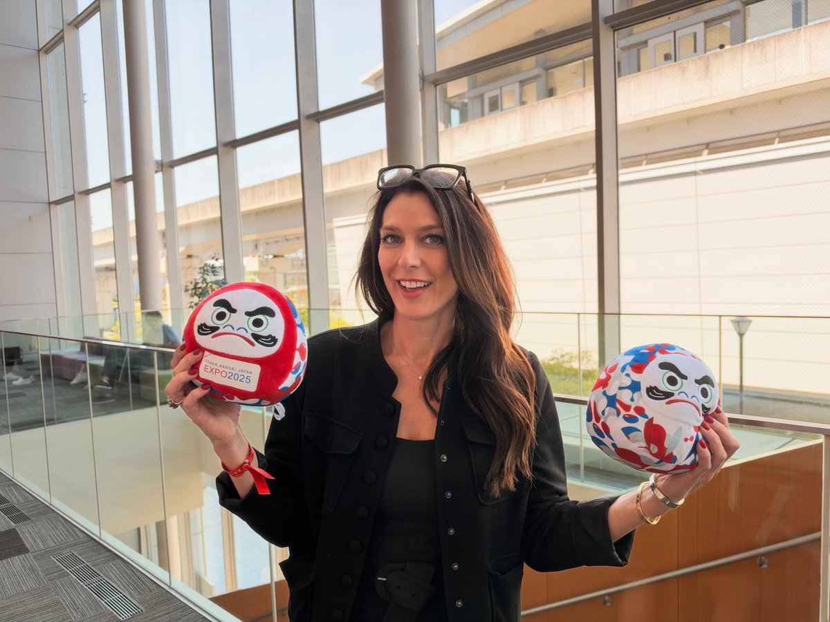 HeckerLouise's tweet photo. It’s incredible that an idea inspired by our workout conversations led to a scientific discovery - and now I am traveling around the world sharing this research! Kobe, Japan #psilocybin #Longevity https://t.co/gpUeYJolQq