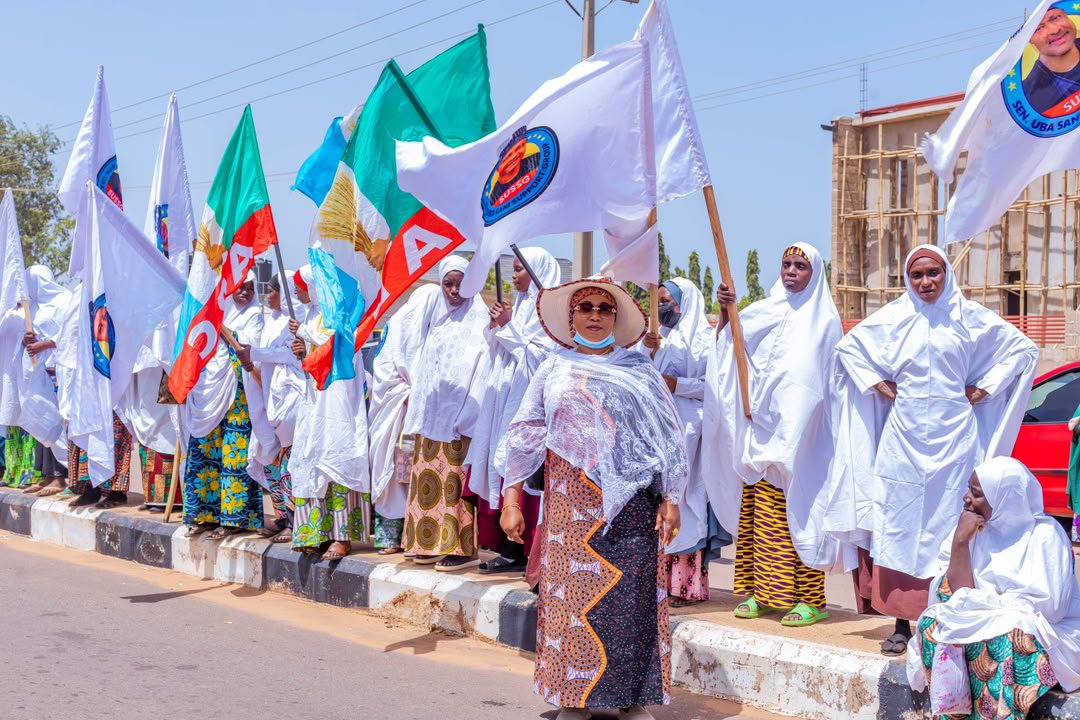 Uskaramarh90's tweet photo. This SUSSG Zaria Chapter Led by Hon. Sadiq Mamman Lagos, joined other APC support groups to welcome prominent ADC defectors and thousands of supporters in Zaria, expressing support for Governor  Uba Sani and President Bola Ahmad Tinubu ahead of the 2027 general elections. https://t.co/19wOV2g5J9