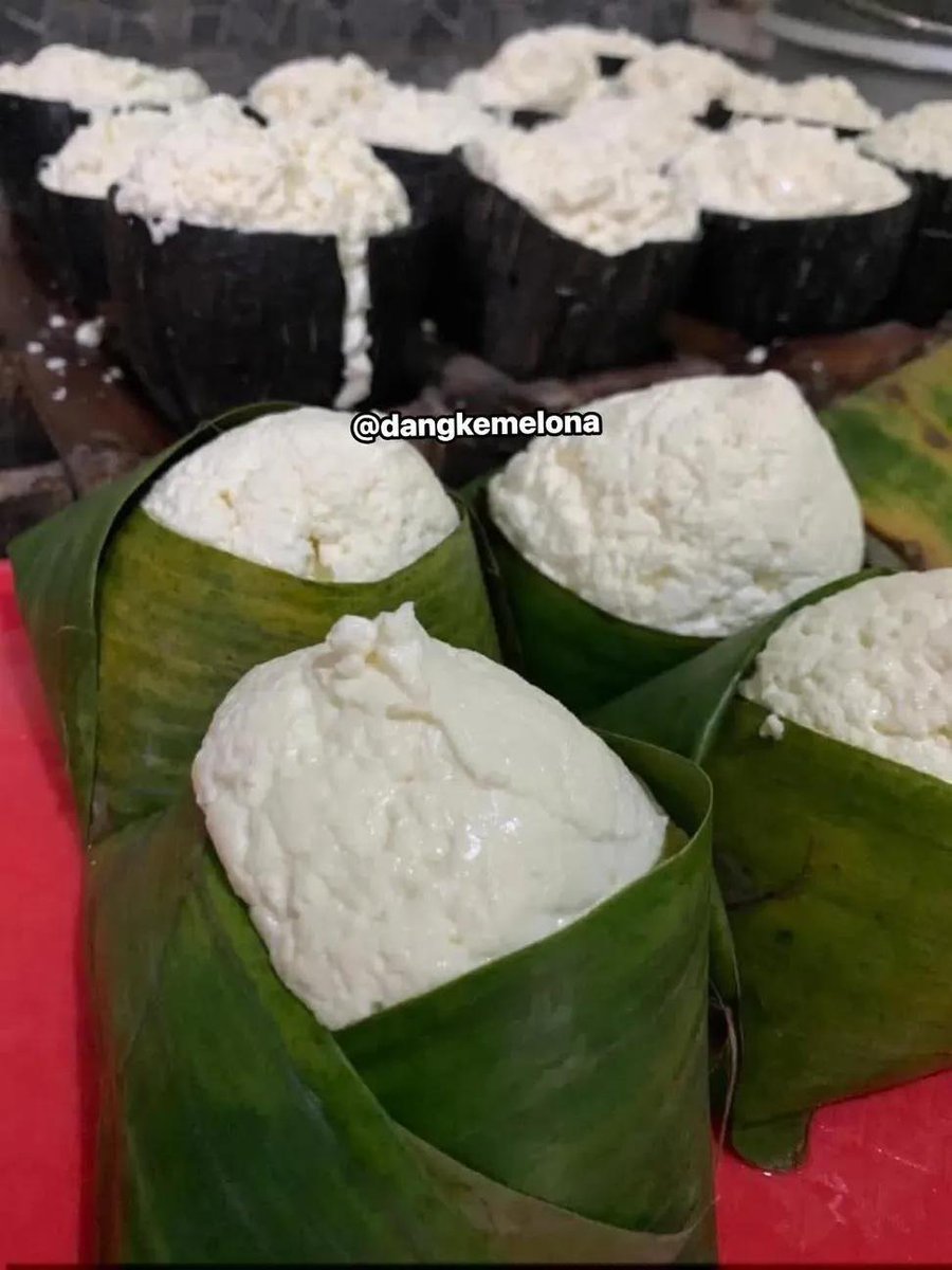 yapipiiiu3's tweet photo. TERNYATA INDONESIA PUNYA KEJU LOKAL 😫😭😭

namanya dangke gaiss
makanan kesukaan kalo pulang kampung, dangke is the best, kuliner tator dan enrekang👍🏻 https://t.co/QsjobCDgEs
