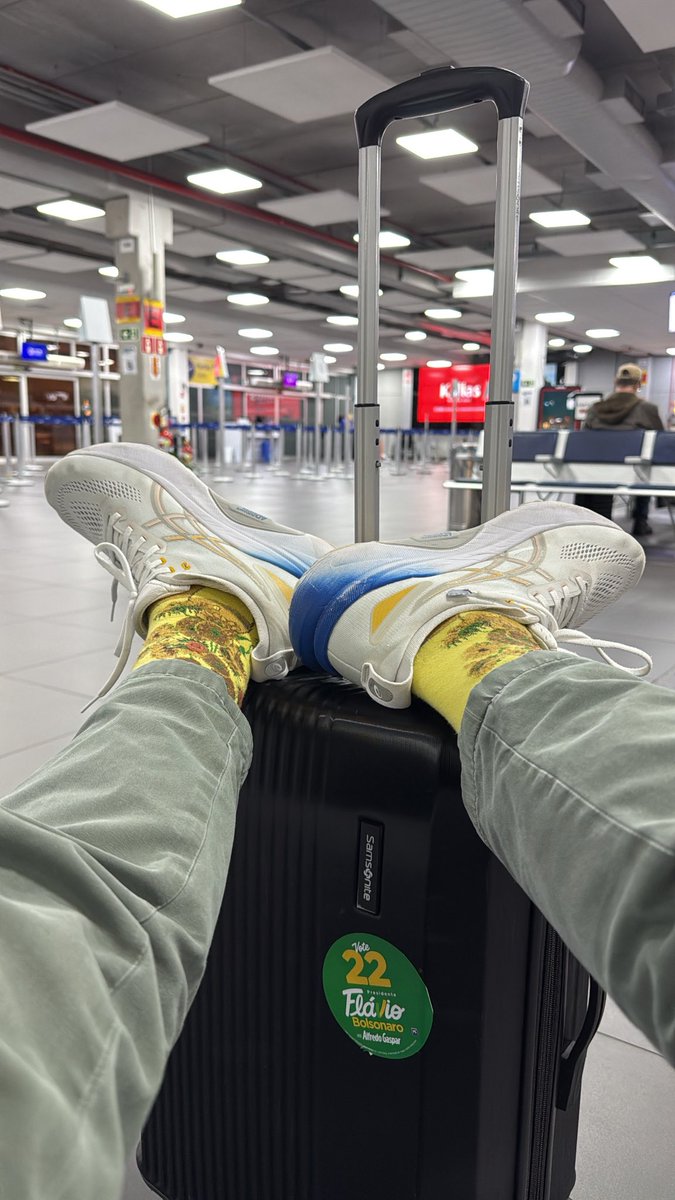 JHdaFonseca's tweet photo. Madrugando no aeroporto para cumprir meu dever como cidadão na Avenida Paulista jajá https://t.co/KUT8SoRyK2