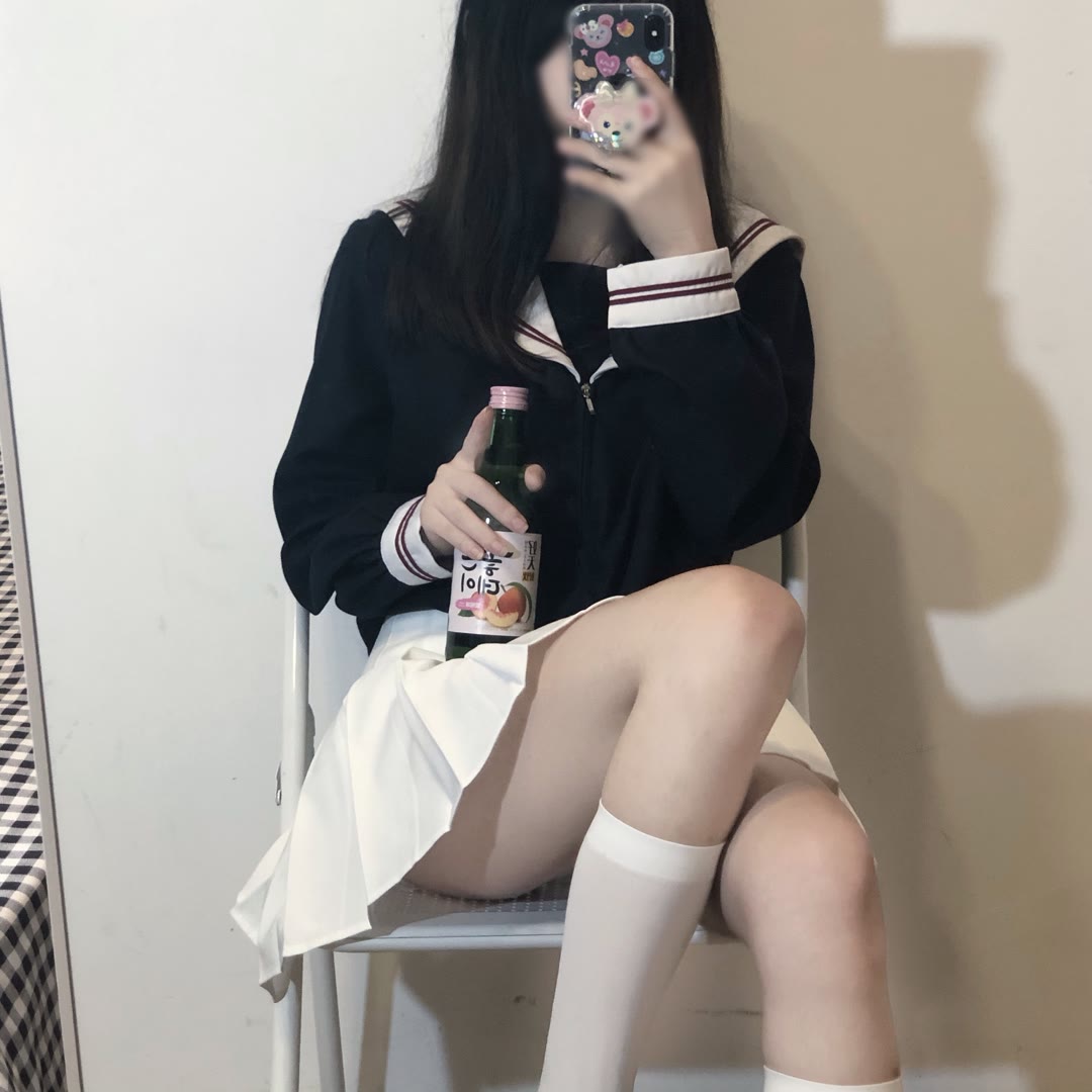 ohhharmy's tweet photo. 本人女，地区浙江杭州 167/55，蹲个约炮搭子.必须能接受艾滋试纸检测 ##浙江 #杭州 #女大 #搭子 🌼 🎊 🌸 💪 https://t.co/2UumEbfcO2