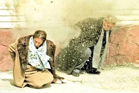 marekmoscicki's tweet photo. @MykhailoRohoza One more reminder. Ceaușescu and his wife were sentenced to death by a military tribunal following the Romanian Revolution and executed by a firing squad. https://t.co/TXo8Zb0i8S
