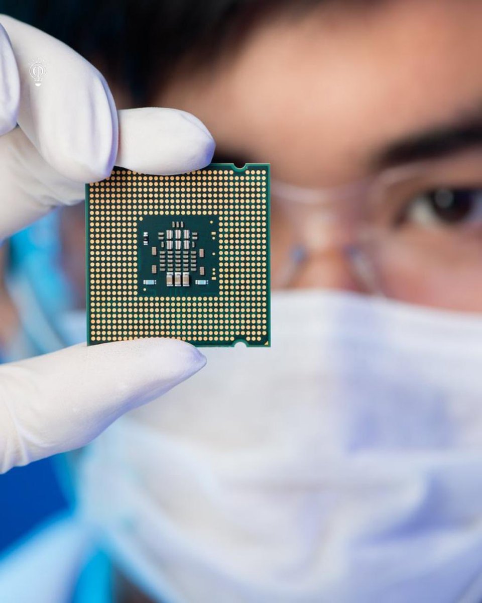 FactPoint's tweet photo. Elon Musk is taking on another major engineering challenge with Terafab, a venture focused on semiconductor manufacturing. Musk has acknowledged that he has no direct experience making computer chips, but he believes the lessons learned from building Tesla and SpaceX can help his team enter this highly specialized industry.
Manufacturing advanced semiconductors requires extreme precision, sophisticated equipment and billions of dollars in investment. Even established technology companies face significant challenges when developing chip production capabilities.
Musk’s strategy is to bring ambitious goals, engineering talent and a willingness to learn into an industry that powers everything from artificial intelligence to electric vehicles. If Terafab succeeds, it could strengthen his companies’ access to the advanced chips needed for their future technologies.
However, building a semiconductor manufacturing operation from the ground up is a substantial challenge, and its success will depend on whether the venture can overcome the technical and financial barriers.
#ElonMusk #Semiconductors #ArtificialIntelligence