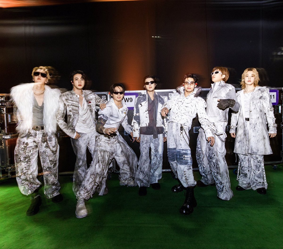 btschartsxdaily's tweet photo. [INFO] #BTS surprise songs that had not previously been performed in any other country - South America Edition *so far*

🇨🇴 Bogota D1 — I’m Fine 
🇵🇪 Peru D3 — House of Cards &amp; UGH! 
🇨🇱 Chile D2 — Heartbeat *😭*

#BTS_WORLDTOUR_ARIRANG_SANTIAGO https://t.co/UIZXZNMX1P