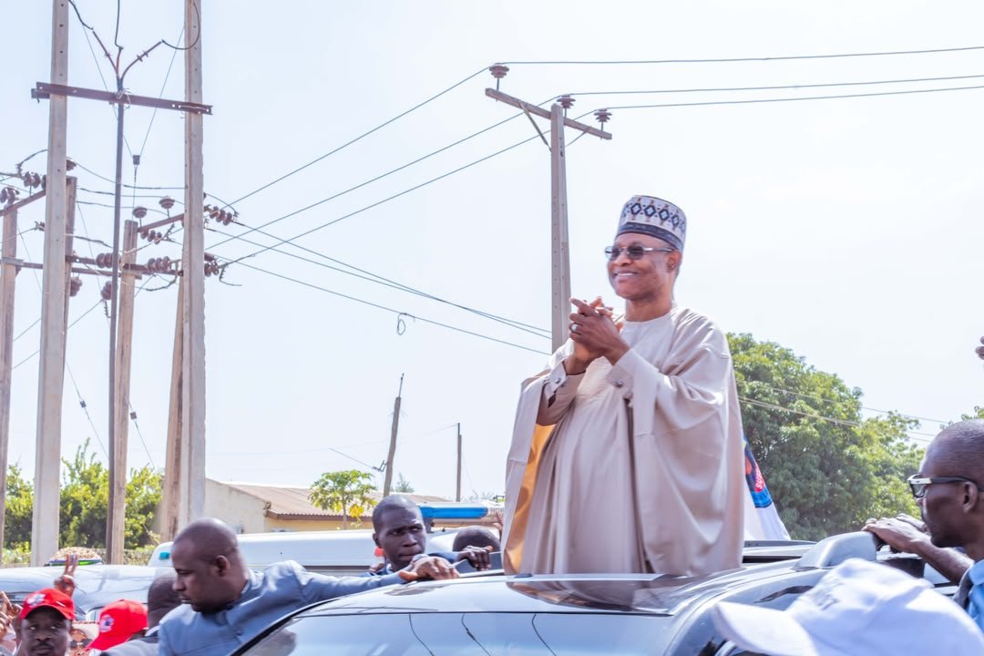 suleima83696894's tweet photo. This SUSSG Zaria Chapter, led by Hon. Sadiq Mamman Lagos, joined other APC support groups to welcome prominent ADC defectors and thousands of supporters in Zaria, expressing support for Governor Uba Sani and President Bola Ahmed Tinubu ahead of the 2027 general elections. https://t.co/IBwut7cld4