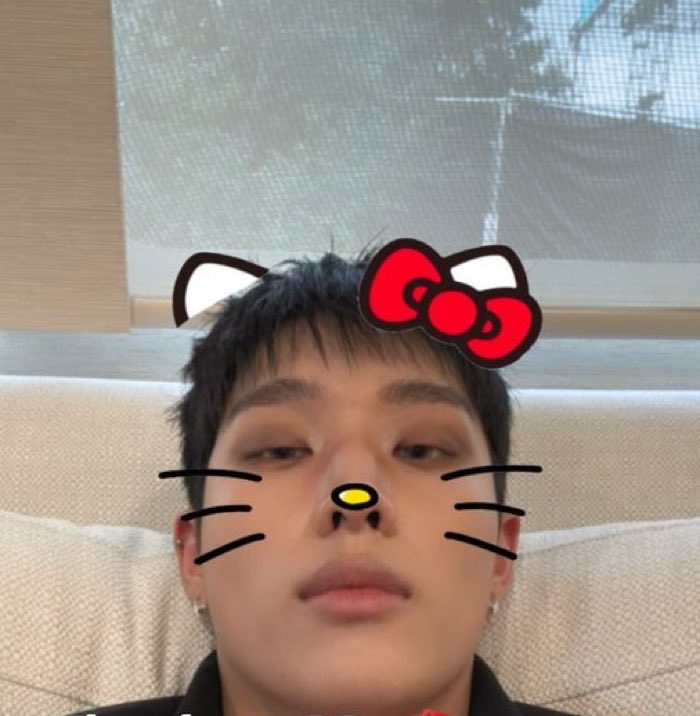 jijiseobsos's tweet photo. the trifecta https://t.co/zF4HYMPmG0