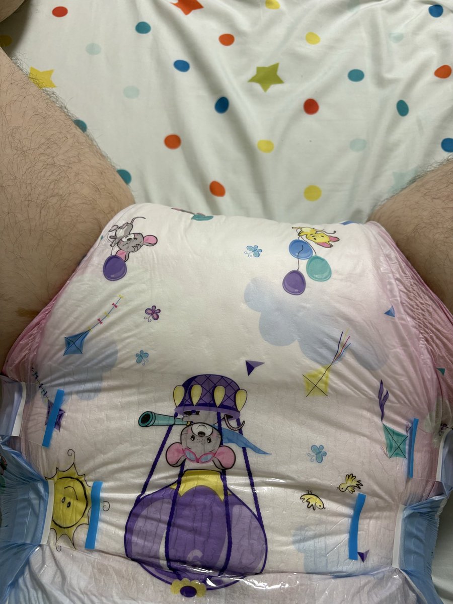 diaperboy2018's tweet photo. Who wants to snoof my soggy pamps? https://t.co/AiB8efCV8u