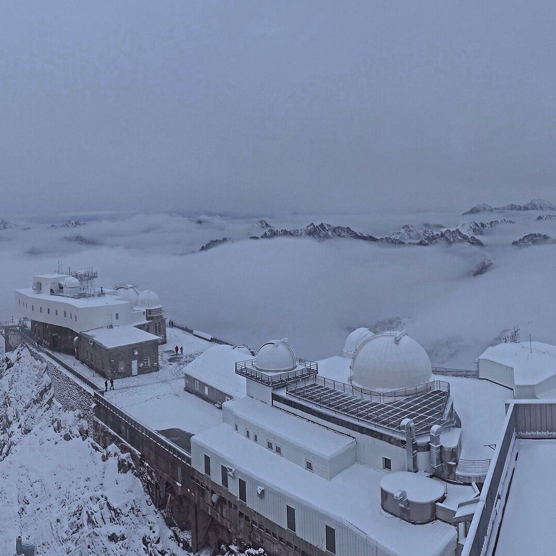 Meteo_Pyrenees's tweet photo. 2800m ce matin ❄️📷 @PicduMidi https://t.co/n1i68vDgs9