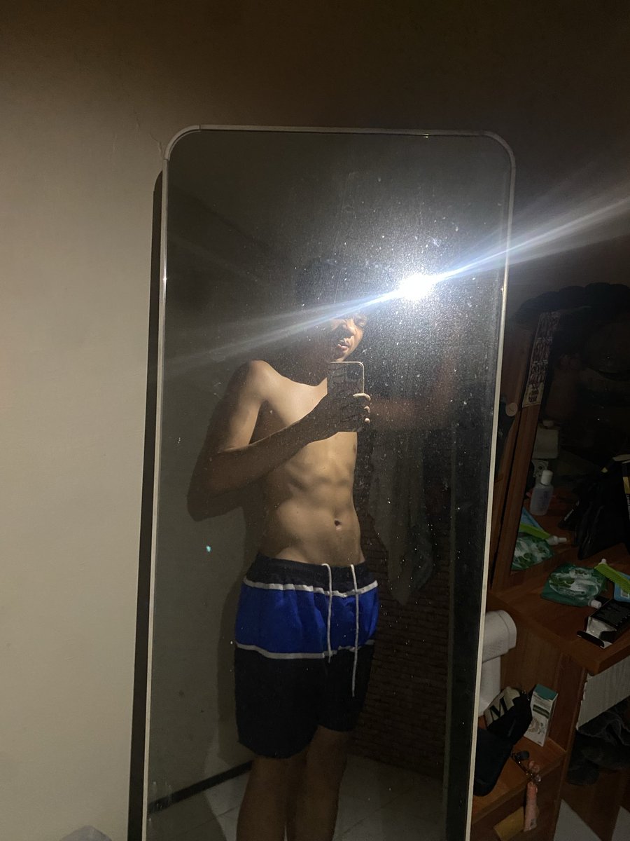 ddaxxniel's tweet photo. am i fit? https://t.co/qpk17WM8x0