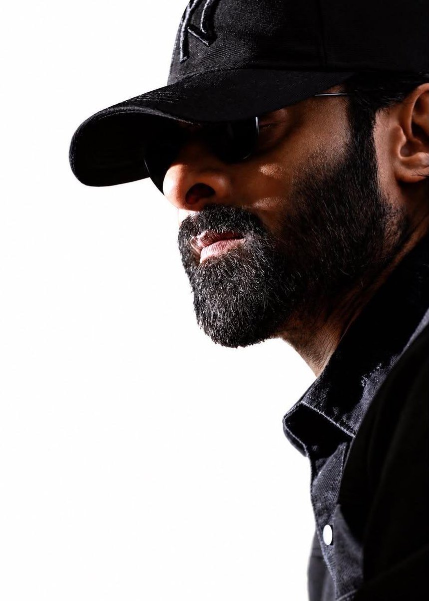 Thrilok2006's tweet photo. Next Diwali will be massive🔥🥵🧨
#Prabhas #Spirit 
@InSpiritMode https://t.co/sDvz4wmrCv