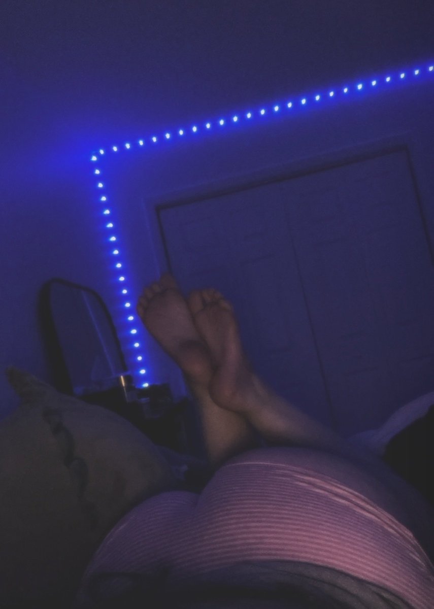 SatinBunny's tweet photo. intro !! ♡

• 23

• into val 

• not new to nsfwtwt

• hard/soft kinks

• dms are open, don’t be shy !!

• always down to make new moots

• 21+ only 

• like &amp; rt to be moots ♡

#nsfw #valtwt #nsfwtwt #esex https://t.co/McXBp6Te9a
